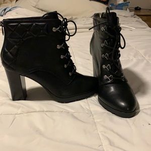 Black booties size 10 Adrienne Vittadini New